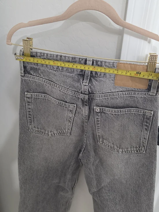 H&M Women's High-Rise Washed Grey Straight Jeans - Picture 6 of 7